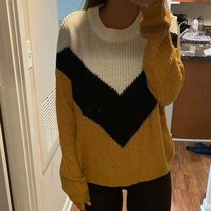 LIGHT FALL SWEATER